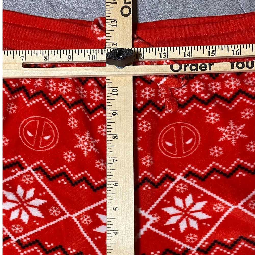 Marvel Deadpool Men's Large Red Fleece Pajama Joggers Pants Holiday Pattern - Picture 8 of 11